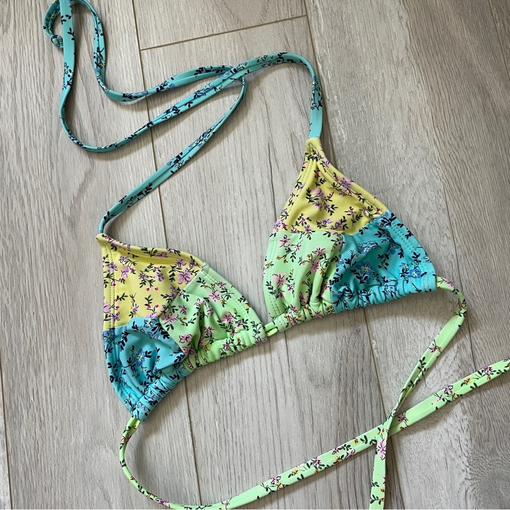 No Boundaries Patchwork Floral Pastel Swim Bikini Top (Small) cottagecore